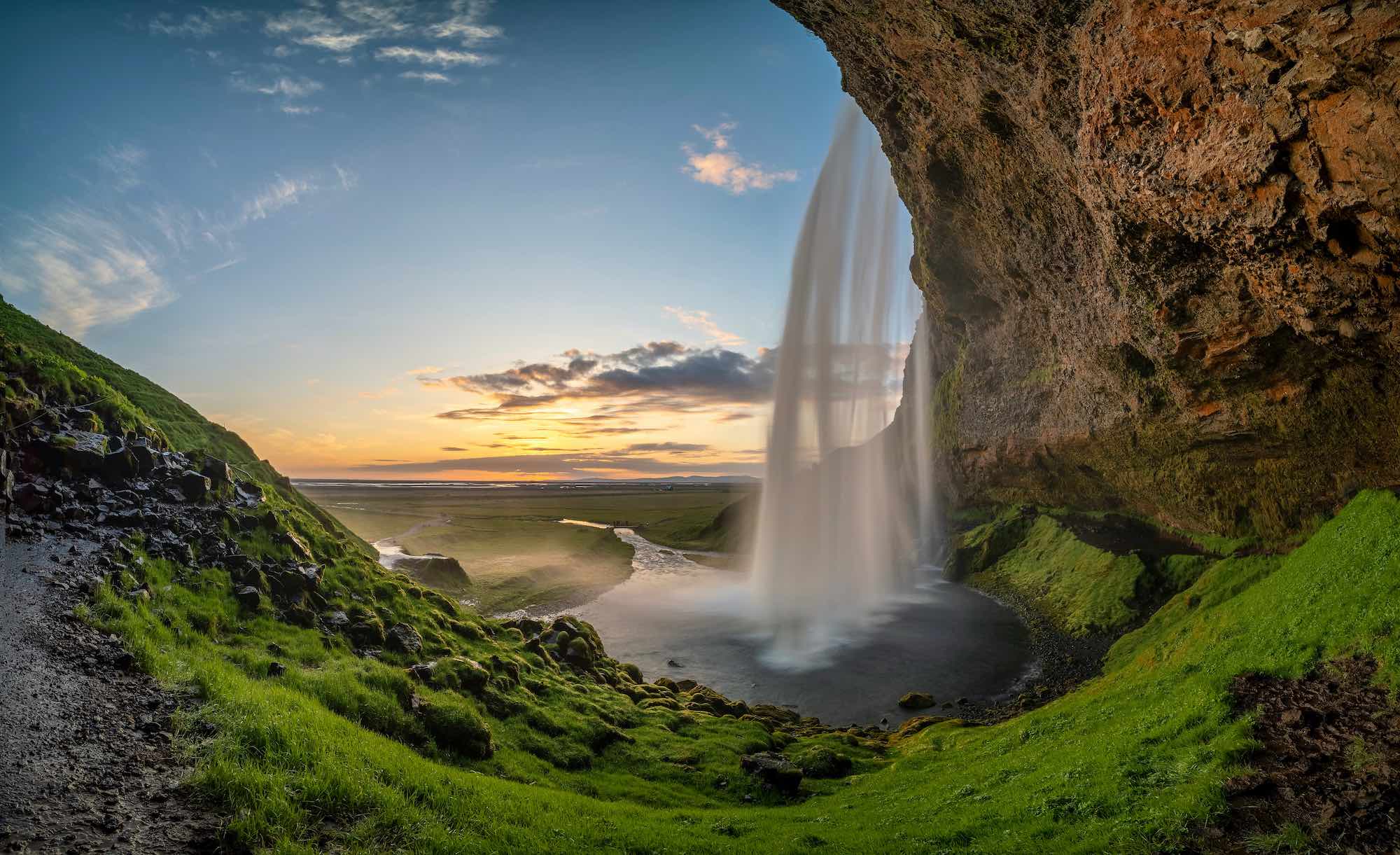 landscape photo of Seljalandsfoss watefalls